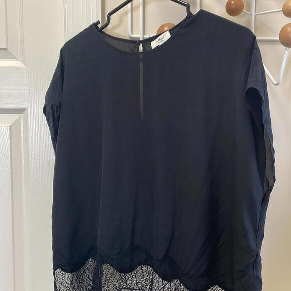 Aritzia - Wilfred - 100% Silk Elegant Boxie Lace Hem Women's Top - Black - Small - Picture 3 of 10